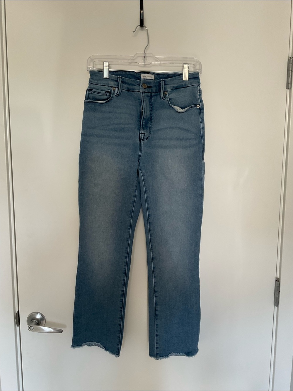 Good American Straight Leg Jeans in Medium Blue Wash